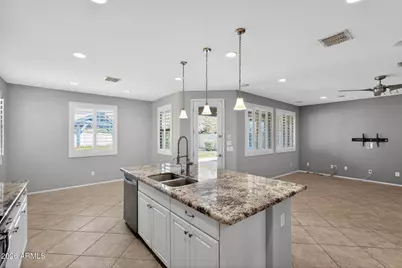 2138 W Ian Drive, Phoenix, AZ 85041 - Photo 8