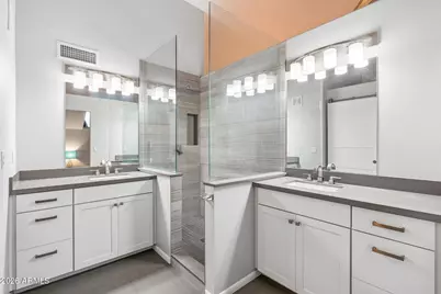 826 N 11th Avenue, Phoenix, AZ 85007 - Photo 18