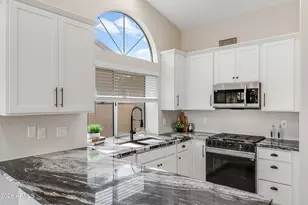 8737 W Kimberly Way, Peoria, AZ 85382 - Photo 4