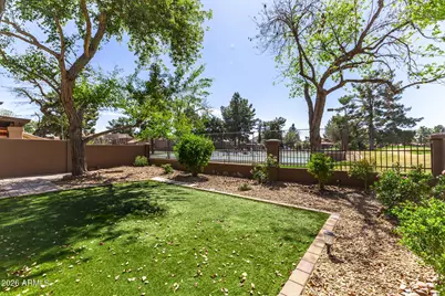 4053 E Sunnyside Drive, Phoenix, AZ 85028 - Photo 6