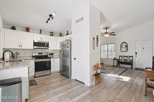 15051 W Kings Dr, Surprise, AZ 85374 - Photo 10