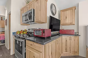 401 Hawks Eye Dr, Apache Junction, AZ 85119 - Photo 10