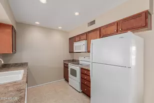 10214 W Burns Dr, Sun City, AZ 85351 - Photo 8