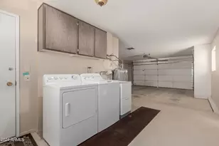 10214 W Burns Dr, Sun City, AZ 85351 - Photo 18