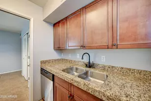 4204 N 38th St, Phoenix, AZ 85018 - Photo 10