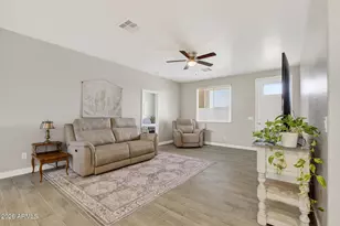 10195 W Catalina Dr, Arizona City, AZ 85123 - Photo 4