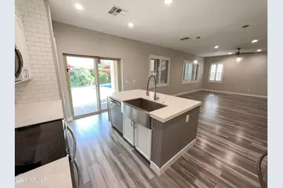 1099 E Sourwood Drive, Gilbert, AZ 85298 - Photo 18