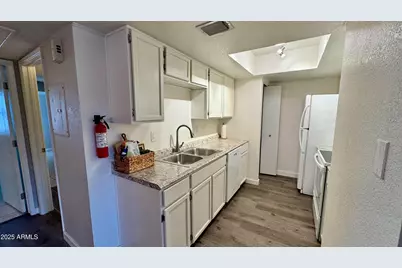 4211 E Palm Lane #Unit 202, Phoenix, AZ 85008 - Photo 4