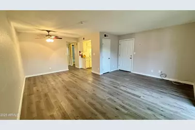 4211 E Palm Lane #Unit 202, Phoenix, AZ 85008 - Photo 2
