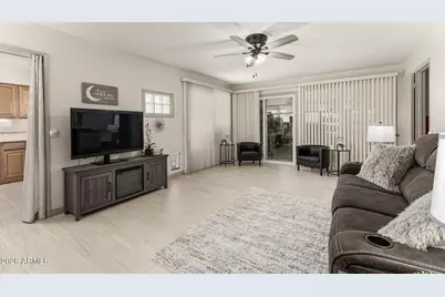 9227 W Meadow Hills Drive, Sun City, AZ 85351 - Photo 4