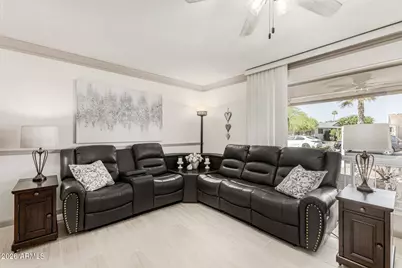 9227 W Meadow Hills Drive, Sun City, AZ 85351 - Photo 8