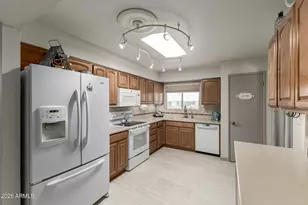 9227 W Meadow Hills Dr, Sun City, AZ 85351 - Photo 6
