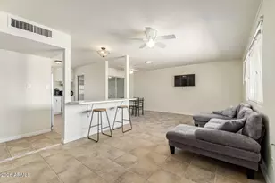 11035 W Oakmont Dr, Sun City, AZ 85351 - Photo 8