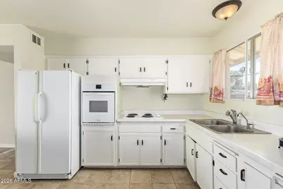 11035 W Oakmont Drive, Sun City, AZ 85351 - Photo 14