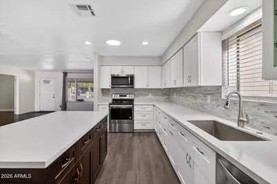 8725 E Jackrabbit Road, Scottsdale, AZ 85250 - Photo 12