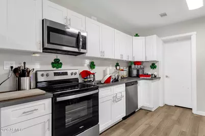 2126 N 25th Place, Phoenix, AZ 85008 - Photo 10