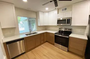 2416 W Caribbean Ln, Phoenix, AZ 85023 - Photo 8