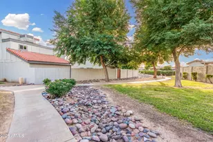 2416 W Caribbean Ln, Phoenix, AZ 85023 - Photo 30