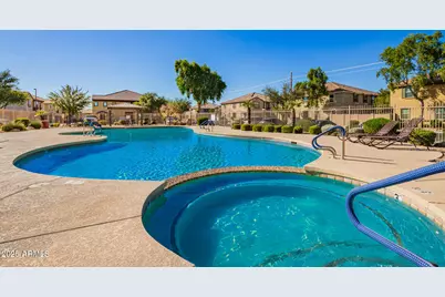 8117 W Groom Creek Road, Phoenix, AZ 85043 - Photo 32