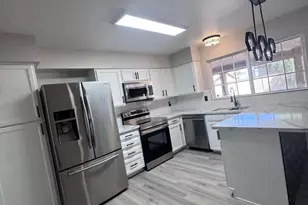 3008 W Angela Dr, Phoenix, AZ 85053 - Photo 6