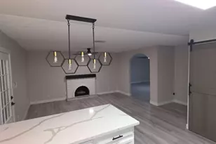 3008 W Angela Dr, Phoenix, AZ 85053 - Photo 8