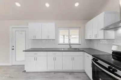 2606 N 50th Avenue, Phoenix, AZ 85035 - Photo 16