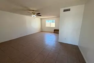 8101 N 31st Dr, Phoenix, AZ 85051 - Photo 6