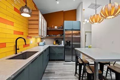 358 E Whitton Avenue, Phoenix, AZ 85012 - Photo 12