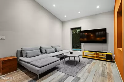 358 E Whitton Avenue, Phoenix, AZ 85012 - Photo 16