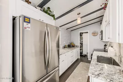 4203 N 36th Street #11, Phoenix, AZ 85018 - Photo 12