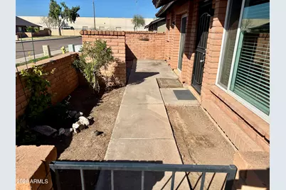 116 W Loma Vista Drive #104, Tempe, AZ 85282 - Photo 2