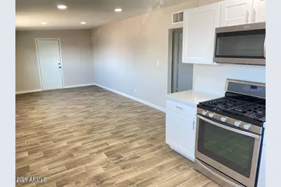 2301 E Lynne Lane, Phoenix, AZ 85042 - Photo 8