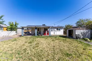 2301 E Lynne Ln, Phoenix, AZ 85042 - Photo 14