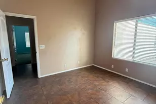 8136 W Laurel Ln, Peoria, AZ 85345 - Photo 6