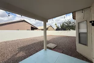 8136 W Laurel Ln, Peoria, AZ 85345 - Photo 16