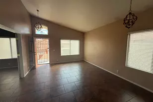 8136 W Laurel Ln, Peoria, AZ 85345 - Photo 8