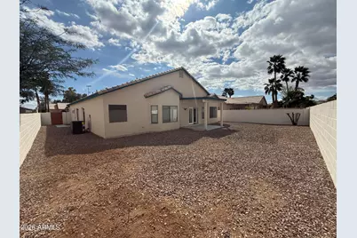 8136 W Laurel Lane, Peoria, AZ 85345 - Photo 18