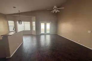 8136 W Laurel Ln, Peoria, AZ 85345 - Photo 10