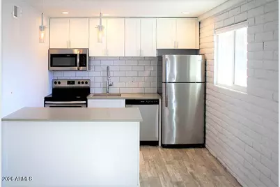 3141 N 37th Street #Apt 14, Phoenix, AZ 85018 - Photo 4