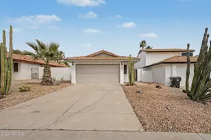 9649 S 44th St, Phoenix, AZ 85044 - Photo 2