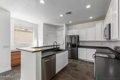 1817 E Donner Drive, Phoenix, AZ 85042 - Photo 10