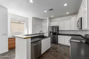 1817 E Donner Dr, Phoenix, AZ 85042 - Photo 10