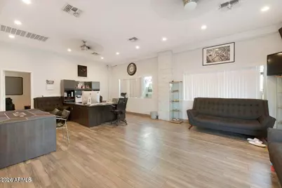 507 E Broadway Road, Phoenix, AZ 85040 - Photo 2
