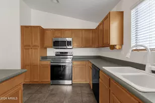 1313 S 107th Dr, Avondale, AZ 85323 - Photo 10