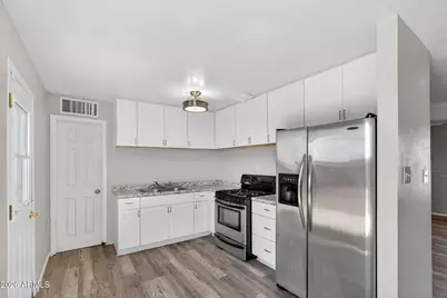 5505 W Whitton Avenue, Phoenix, AZ 85031 - Photo 2