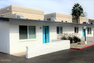 3141 N 37th St, Phoenix, AZ 85018 - Photo 1