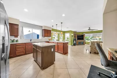 19017 N 96th Avenue, Peoria, AZ 85382 - Photo 8