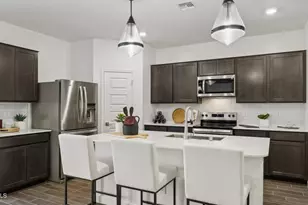 12555 W Chase Ln, Avondale, AZ 85323 - Photo 8