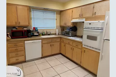 10237 W Snead Circle, Sun City, AZ 85351 - Photo 8