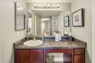 3825 E Camelback Rd, Phoenix, AZ 85018 - Photo 16